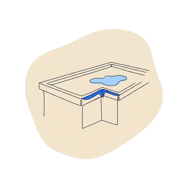 Petite extension à toit plat, une flaque stagnante sur la membrane d’étanchéité